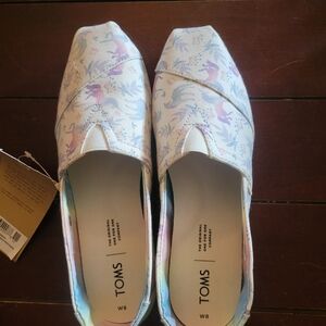 TOMS NWT Women's Pastel Rainbow Unicorn Floral Slip-On Shoes